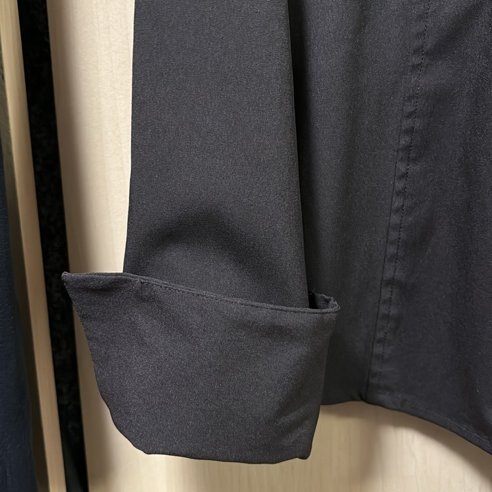 Express stretch button down blouse - Picture 3 of 7